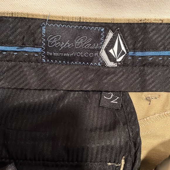 Volcom Corpo Class Mens Shorts - Picture 4 of 8